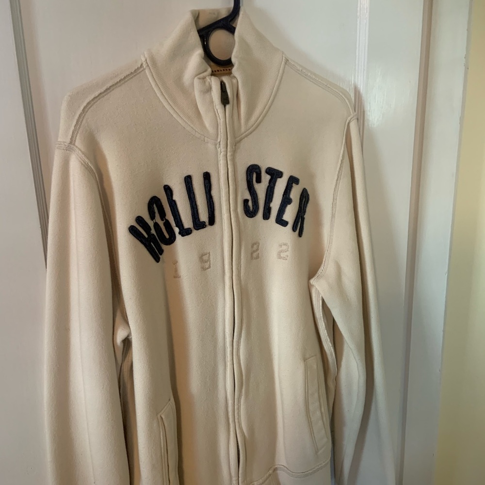 Hollister Sweatshirt. Great condition!